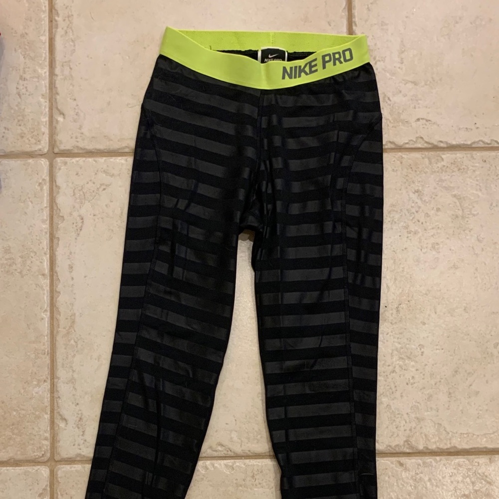 Nike pro insulated leggings